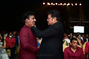 Devi-Sri-Prasad-Sai-Kumar-Dil-Raju-@-SIIMA-Awards-2021