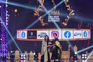 Saindhavi-won-Best-Playback-Singer-Female-Tamil-award-for-Ellu-Vaya-Pookalaye-song-in-Asuran-movie-@-SIIMA-Awards-2021