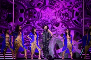 Pranitha Subhash Dance @ Nexa SIIMA Awards 2023 Function Stills