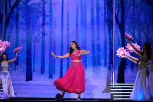 Mrunal Thakur Dance @ Nexa SIIMA Awards 2023 Function Stills