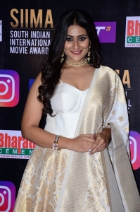 Amrutha Iyengar @ SIIMA Awards 2021 Red Carpet Day 1 Photos