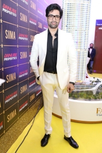 Adivi Sesh @ SIIMA 2023 Red Carpet Photos