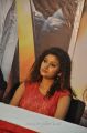 Actress Oviya at Sillunu Oru Sandhippu Press Meet Stills