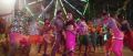 Vishnu Vishal, Oviya in Silukkuvarupatti Singam Item Song Stills HD