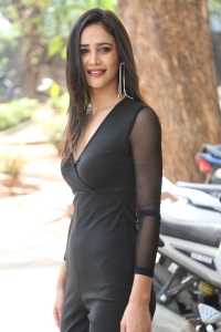 Anveshi Movie Actress Simran Gupta Photos