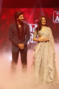 Dulquer Salmaan, Mrunal Thakur @ Sita Ramam Pre Release Event Stills