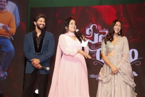 Dulquer Salmaan, Suma, Mrunal Thakur @ Sita Ramam Pre Release Event Stills