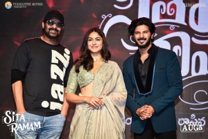 Prabhas, Mrunal Thakur, Dulquer Salmaan @ Sita Ramam Pre Release Event Stills