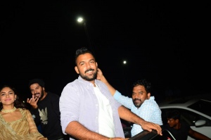 Tharun Bhascker Dhaassyam @ Sita Ramam Movie Team Vizag Rally Photos