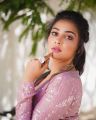 Actress Smruthi Venkat New Photoshoot Pics