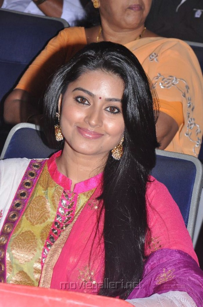 Tamil Actress Sneha Latest Cute Photos Gallery Pictures | Moviegalleri.net