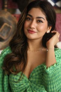 Actress Sneha Malviya Pics @ Average Student Nani Movie Press Meet