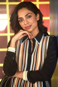 Actress Sobhita Dhulipala New Pics @ Major Movie Interview