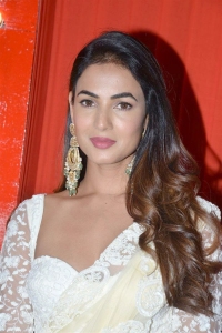 F3 Movie Actress Sonal Chauhan New Pictures