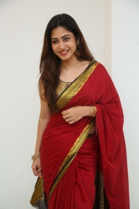 Actress Sonia Thakur Saree Stills @ Nenu Meeku Baga Kavalsina Vadini Interview