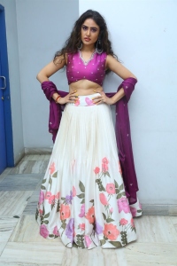 Iddaru Movie Actress Sony Charishta New Pics