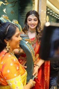 Sree Leela inaugurates CMR Jewelery Showroom in AS Rao Nagar Photos