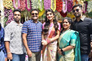 Actress Sreeleela Inaugurates CMR Family Mall in Kukatpally Photos