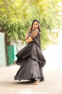 Telugu Anchor Sreemukhi Photoshoot Pics