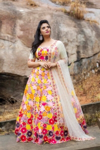 Anchor Sreemukhi Latest Photoshoot Pics