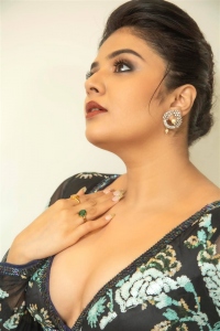 Telugu Anchor Sreemukhi Latest Photoshoot Pics