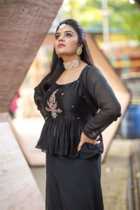 Telugu Anchor Sreemukhi Photoshoot Pics