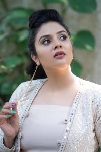 Telugu Anchor Sreemukhi Latest Photoshoot Pics