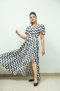 Telugu Anchor Sreemukhi Latest Photoshoot Pics