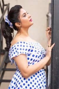 Telugu Anchor Sreemukhi Photoshoot Pics