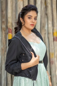 Anchor Srimukhi Latest Photoshoot Pics