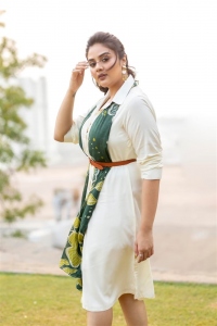 Telugu Anchor Sreemukhi Latest Photoshoot Pics