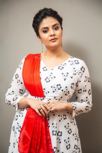 Telugu Anchor Sreemukhi Photoshoot Pics