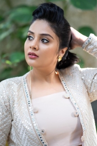 Telugu Anchor Sreemukhi Photoshoot Pics