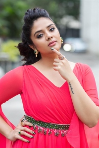 Telugu Anchor Sreemukhi Latest Photoshoot Pics