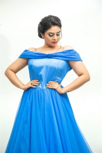 Telugu Anchor Sreemukhi Latest Photoshoot Pics