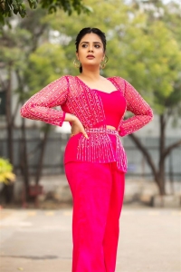 Telugu Anchor Sreemukhi Photoshoot Pics