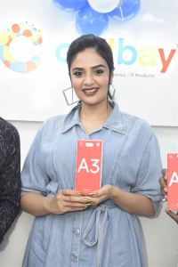 Actress Sreemukhi Launches Cellbay Mobiles Showroom