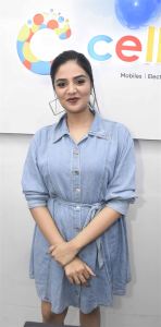 Actress Sreemukhi Launches Cellbay Mobiles Showroom in Chegunta