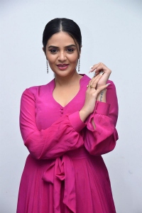 Anchor Sreemukhi Stills @ Sammathame Pre Release Event