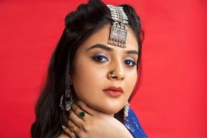 Anchor Sreemukhi Saree New Photoshoot Images