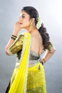 Anchor Sreemukhi Saree New Photoshoot Images