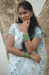 Acterss Sri Priyanga Hot Saree Photos