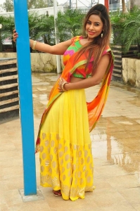 Actress Sri Reddy Mallidi Photos in Half Saree