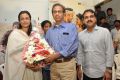 Srimanthudu Movie Team Donates 5 lakhs to Basavatarakam Cancer Hospital