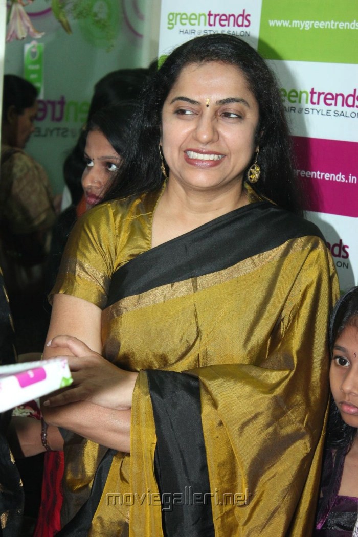 Suhasini Maniratnam inaugurates 97th Green Trends Salon Photos ...