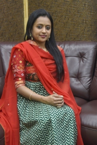 Jayamma Panchayathi Movie Heroine Suma Kanakala Interview Stills