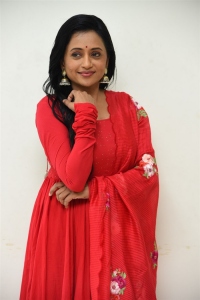 Jayamma Panchayati Actress Suma Kanakala Pictures
