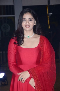 Laatti Movie Actress Sunaina Images in Red Dress