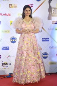 Actress Surabhi Photos @ Filmfare Awards South 2024 Red Carpet