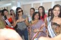 Sushmita Sen visits Vasundhara Exotic Jewellers Hyderabad